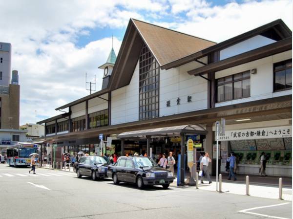 JR「鎌倉」駅　バス便で１０分　最寄りバス停まで徒歩１４分