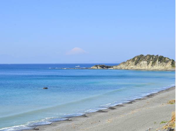 秋谷海岸まで約80m・徒歩約1分の超好立地！！海は目の前！！