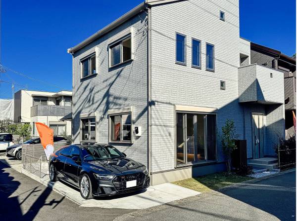 南西角の立地でお車の駐車も楽にできます