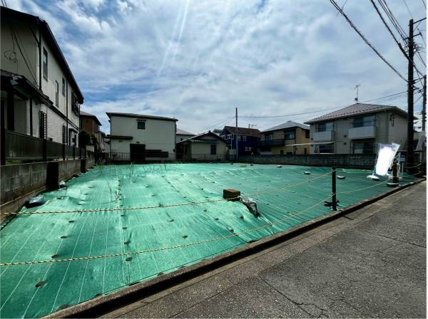 第一種低層住居専用地域なので閑静で落ち着いた住環境です。