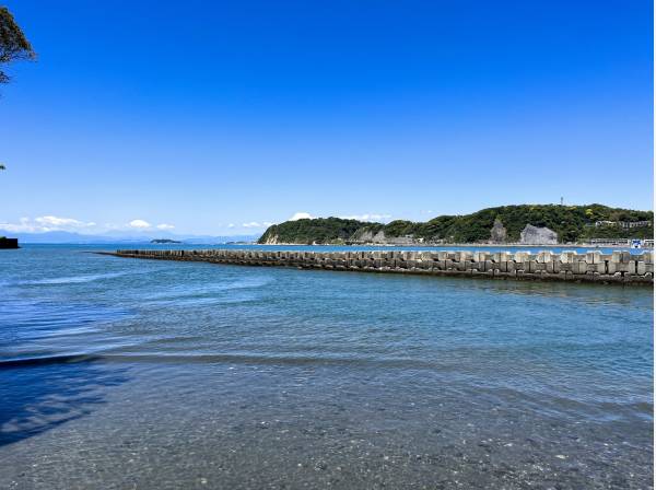 逗子海岸まで徒歩15分 (約1.2km)