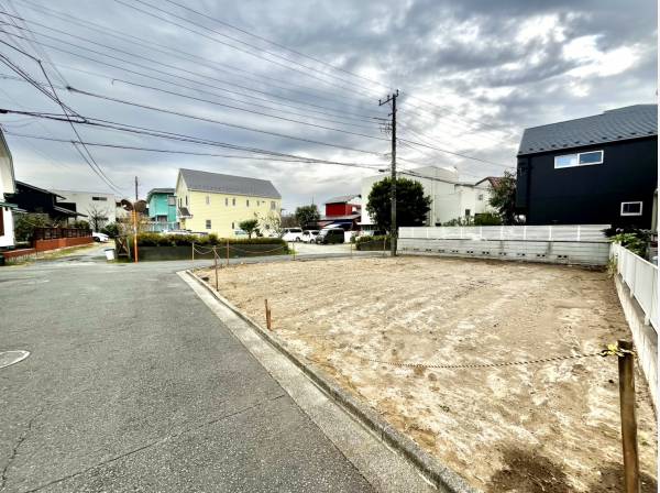 閑静な住宅地で車通りの少ない立地