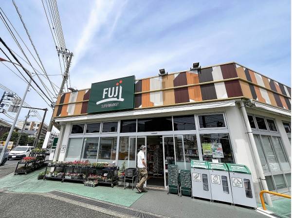 FUJIスーパー鵠沼藤が谷店まで徒歩9分（約720m）