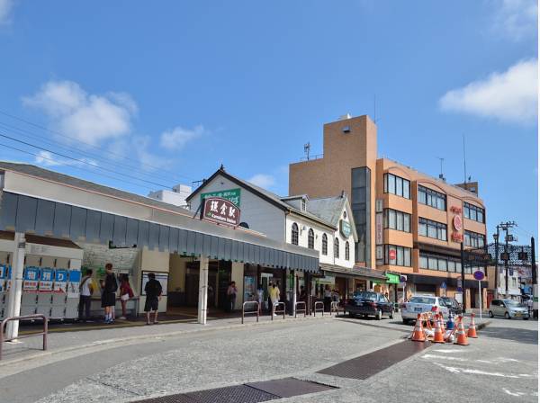 鎌倉駅まではバス便で１０分　最寄りバス停まで徒歩１４分