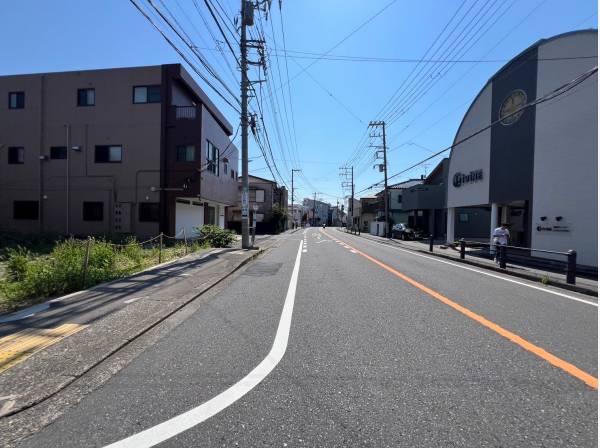 前面道路約13.3mの公道でございます♪