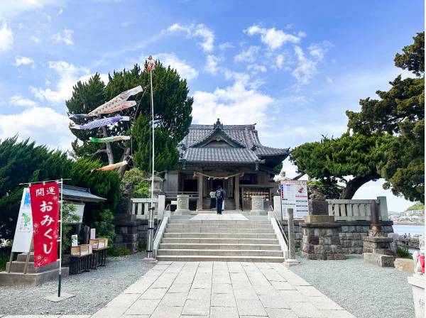 森戸神社も徒歩2分　約140M