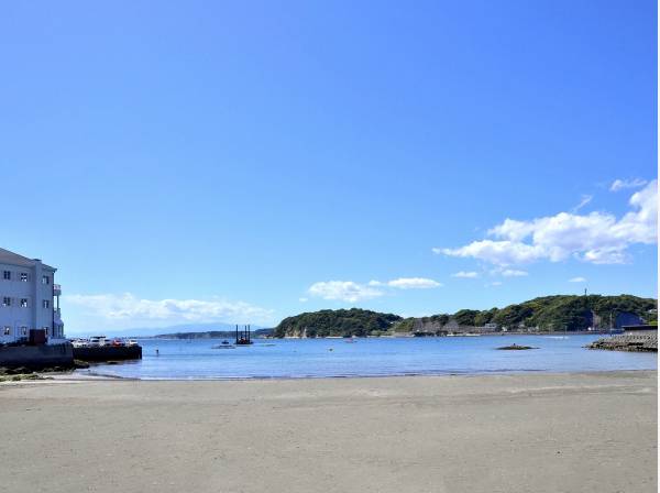 小浜海岸まで徒歩3分（約190ｍ）