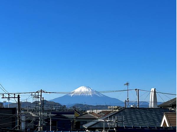 ルーフバルコニーから富士山を眺めます。