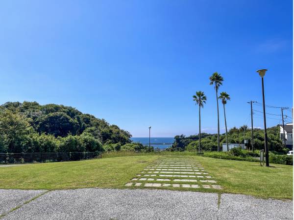 海を望む佐島の丘第2公園まで徒歩4分(約270m)