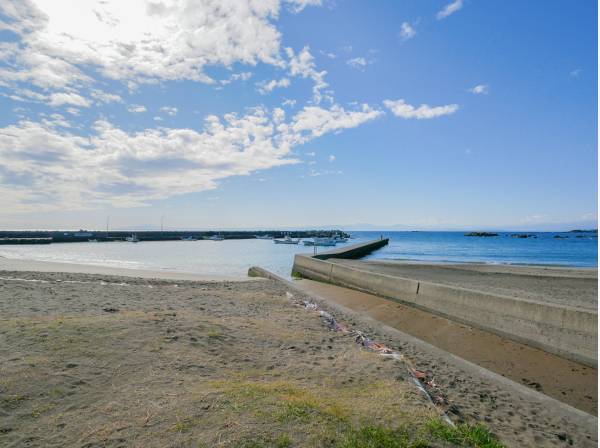 久留和海水浴場まで徒歩8分(約600ｍ)