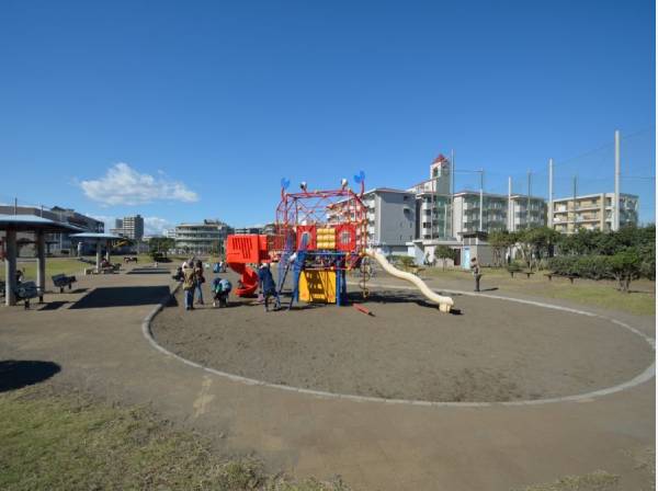 県立湘南汐見台公園まで徒歩1分（約70m）