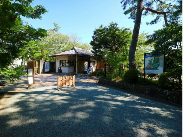 葉山しおさい公園まで徒歩14分（約1.1㎞）