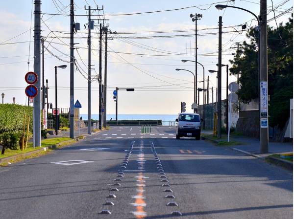 海までほぼ１本道。少し歩けばもう海が見えてきます(約400ｍ)