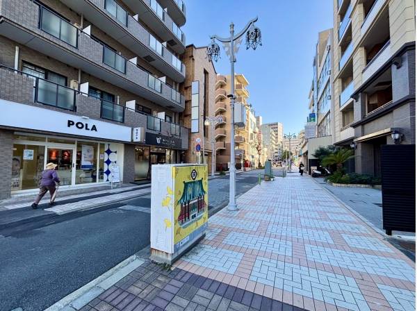 商店街沿いのマンションになります！