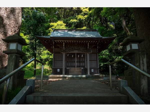 白岩神社まで徒歩1分(約50ｍ)