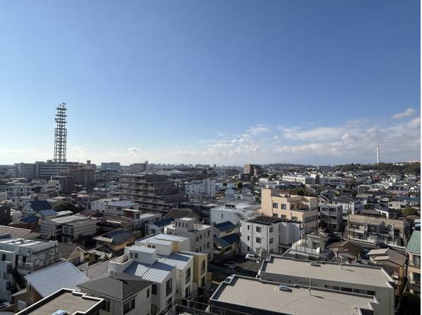 家から出ると、すぐに正面に富士山を望む眺望も