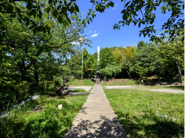 葉山花の木公園まで徒歩10分 (約750m)