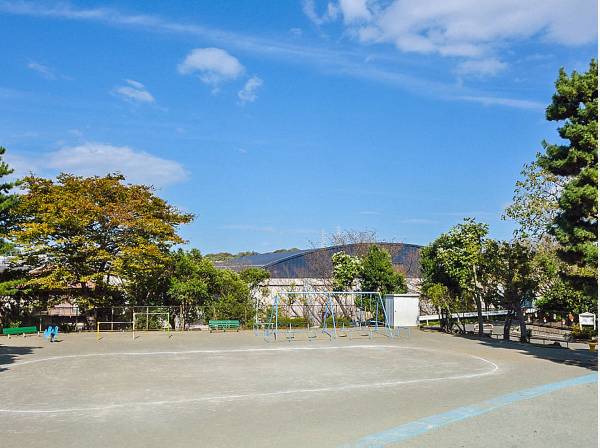 片瀬山西公園まで約200m(徒歩3分)！