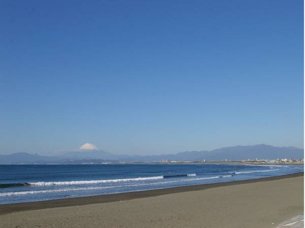 片瀬海岸まで徒歩4分（約320ｍ）