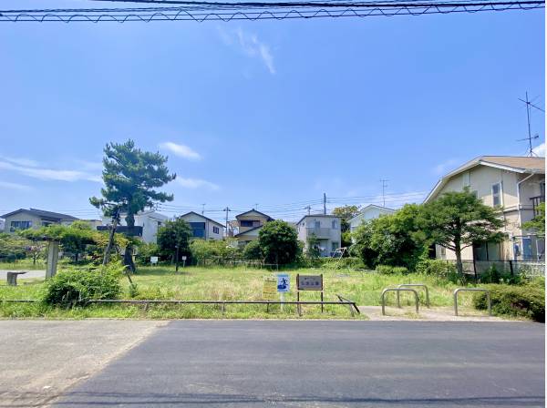 道路向かいには宝珠公園があります