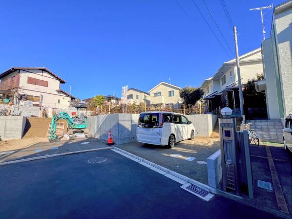 お車も楽々駐車可能です