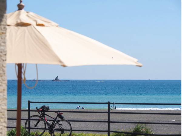 サザンビーチちがさき海水浴場（約８００ｍ）徒歩１０分