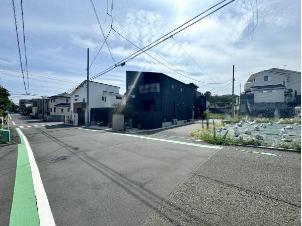 メイン道路は8mもの幅員