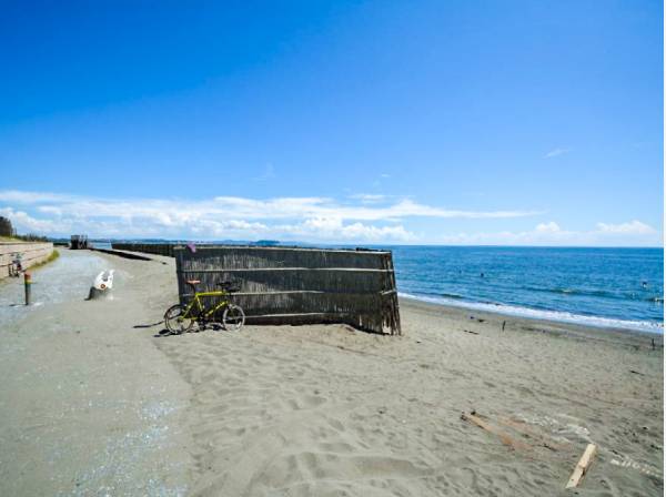 茅ヶ崎海岸まで自転車で6分 (約1.6ｋｍ)