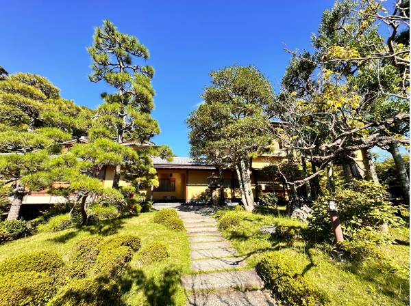 旧吉田茂邸まで徒歩15分(約1200ｍ)