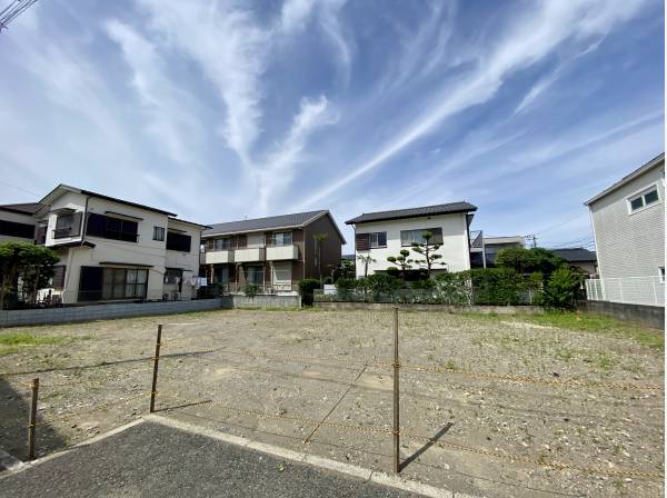 お好きなハウスメーカーで理想の住まいを建ててみてはいかがでしょうか？