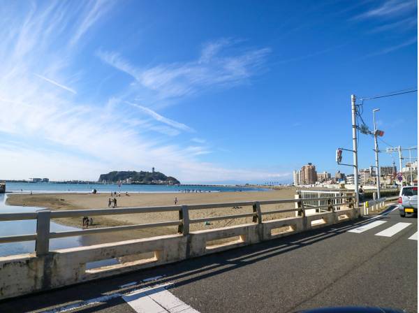 腰越海岸まで自転車で6分 (約1.6km)