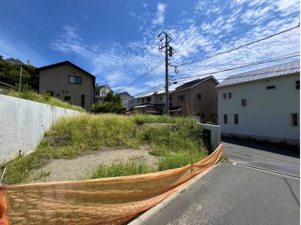 高台の陽当たり、風通し良好の土地です♪