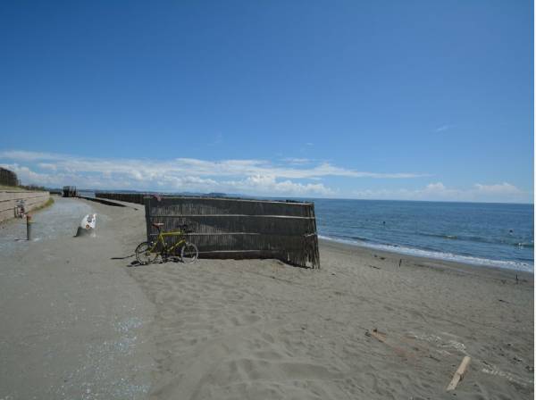 菱沼海岸まで自転車で6分 (約1.6ｋｍ)