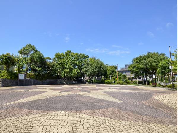 アーデンヒル中央公園まで徒歩3分（約180ｍ）