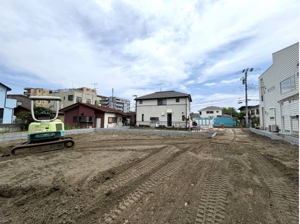 周辺には高い建物もなく、空を広く感じます