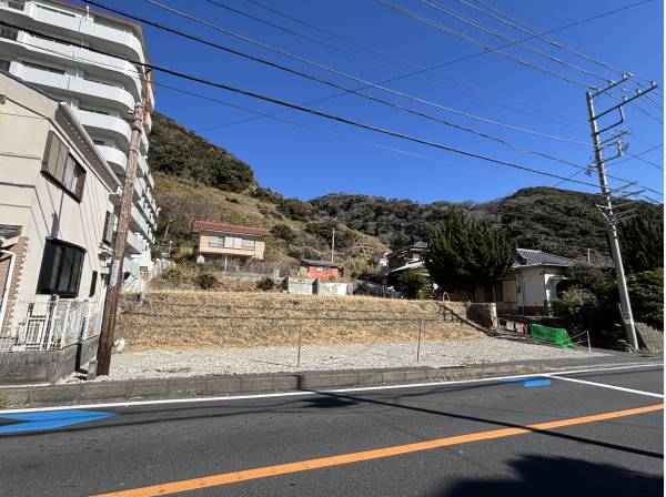 海景色はもちろん、背後にも心地よい緑の景色も広がります