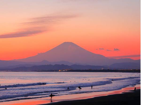 こんな景色が日常に。これも湘南の魅力の一つ（鵠沼海岸の夕景）