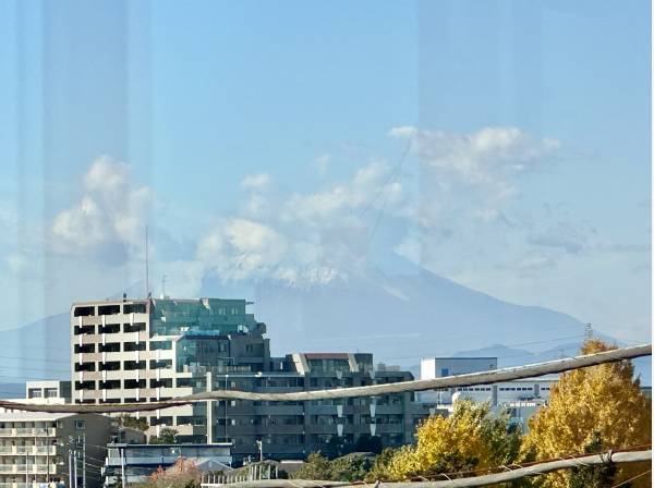 富士山、ガラス越しですが！！