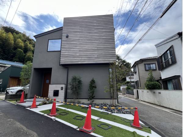 角地で日当たりの良い立地の新築戸建♪