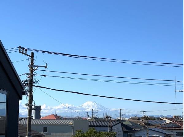 澄んだ空と、富士山。