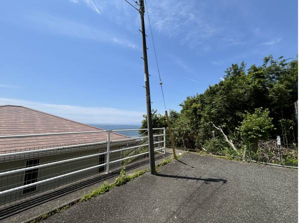 大きな車でもアプローチ可能な道路アプローチ