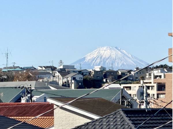 バルコニーから富士山が見えました