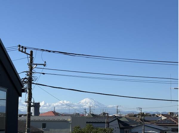 雄大な富士山、江の島も望みます。花火大会も楽しめそうですね